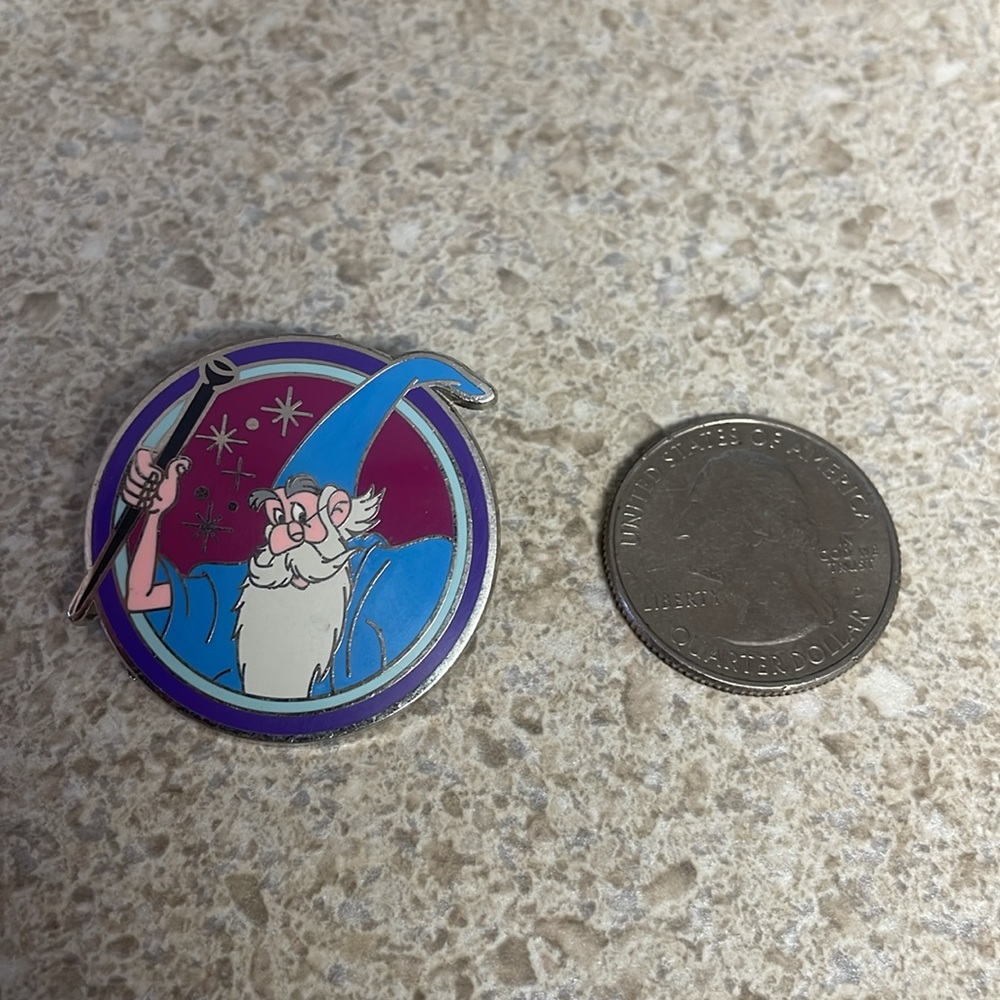 Merlin Disney Pin - Picture 2 of 3